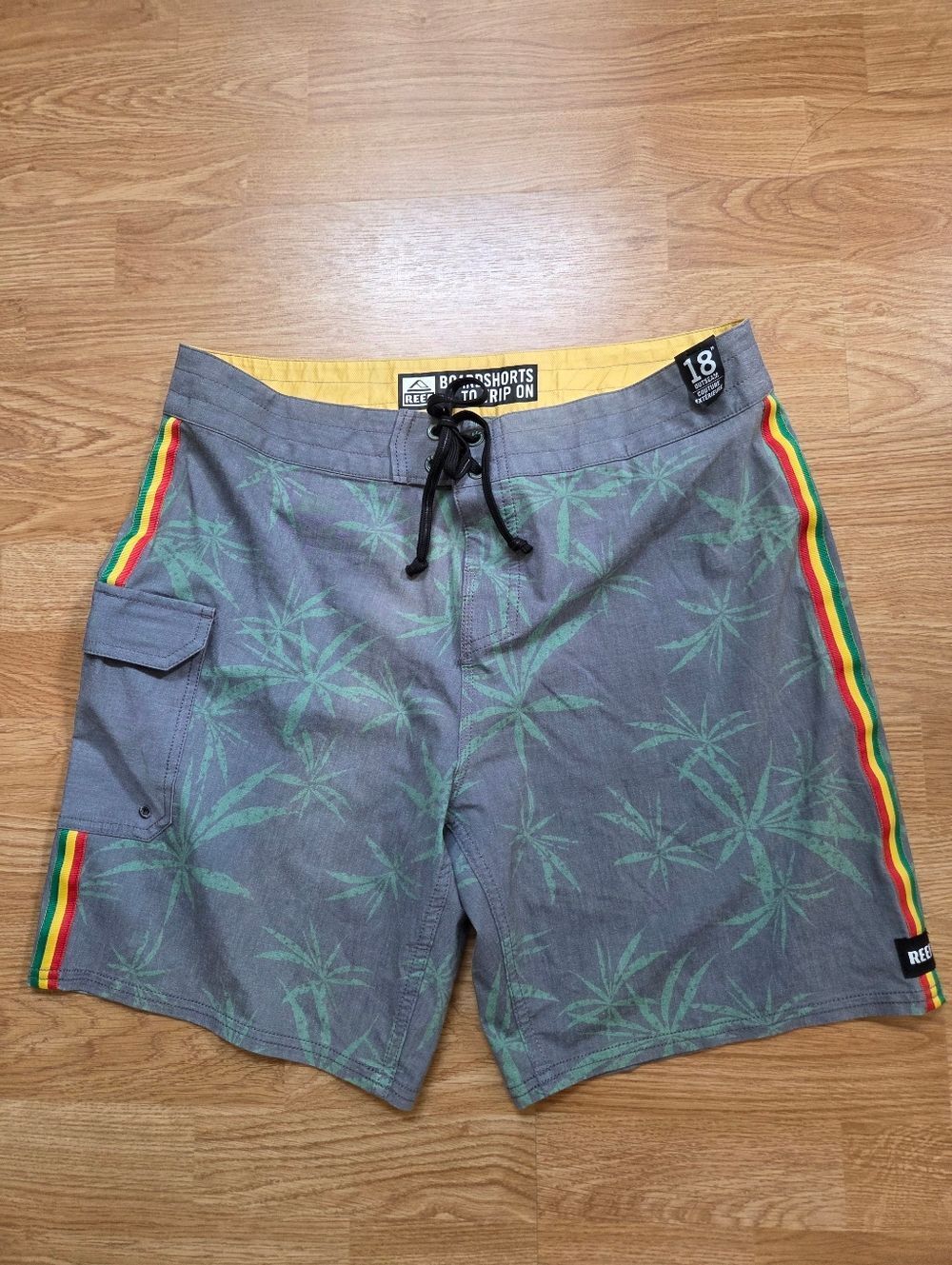 Reef 18" Boardshorts Sz 32